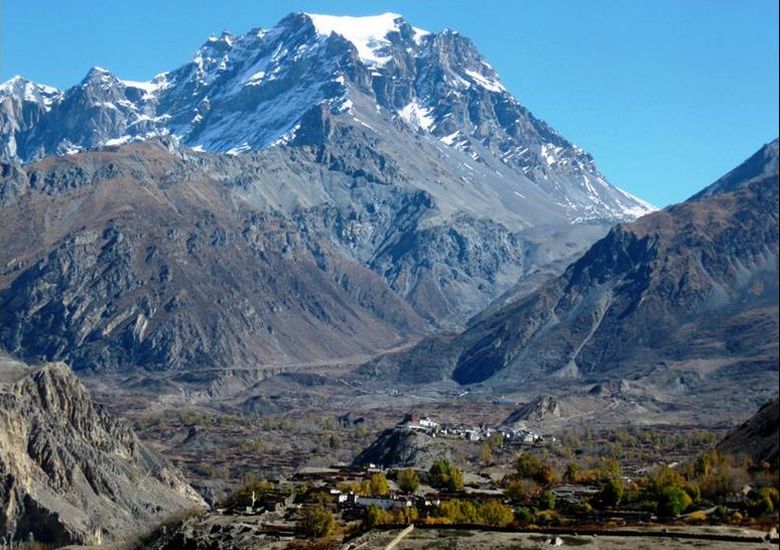 Yakawa Kang ( 6482m ) on view back to Jaricot / Jarkot and Tharong La on descent from Muktinath