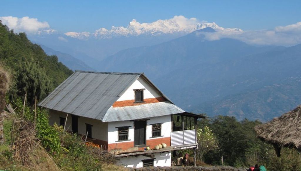 Kangchenjunga and Jannu at trek start