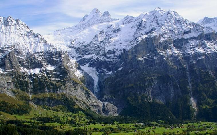 Ice-fall on the Upper Grindelwald Glacier beneath the Schreckhorn