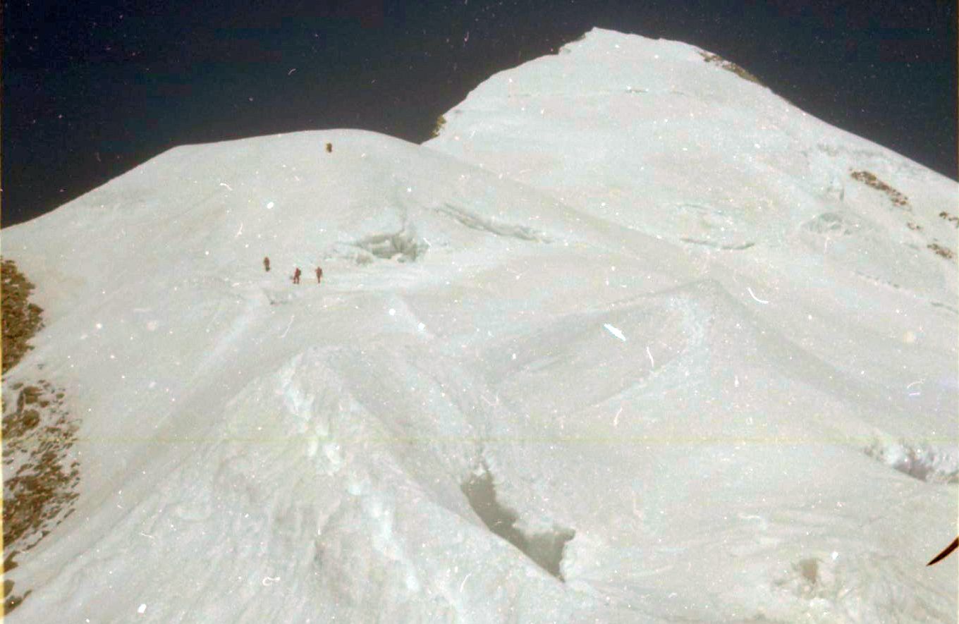 Ascent of the East Ridge ( normal route ) of the Weisshorn