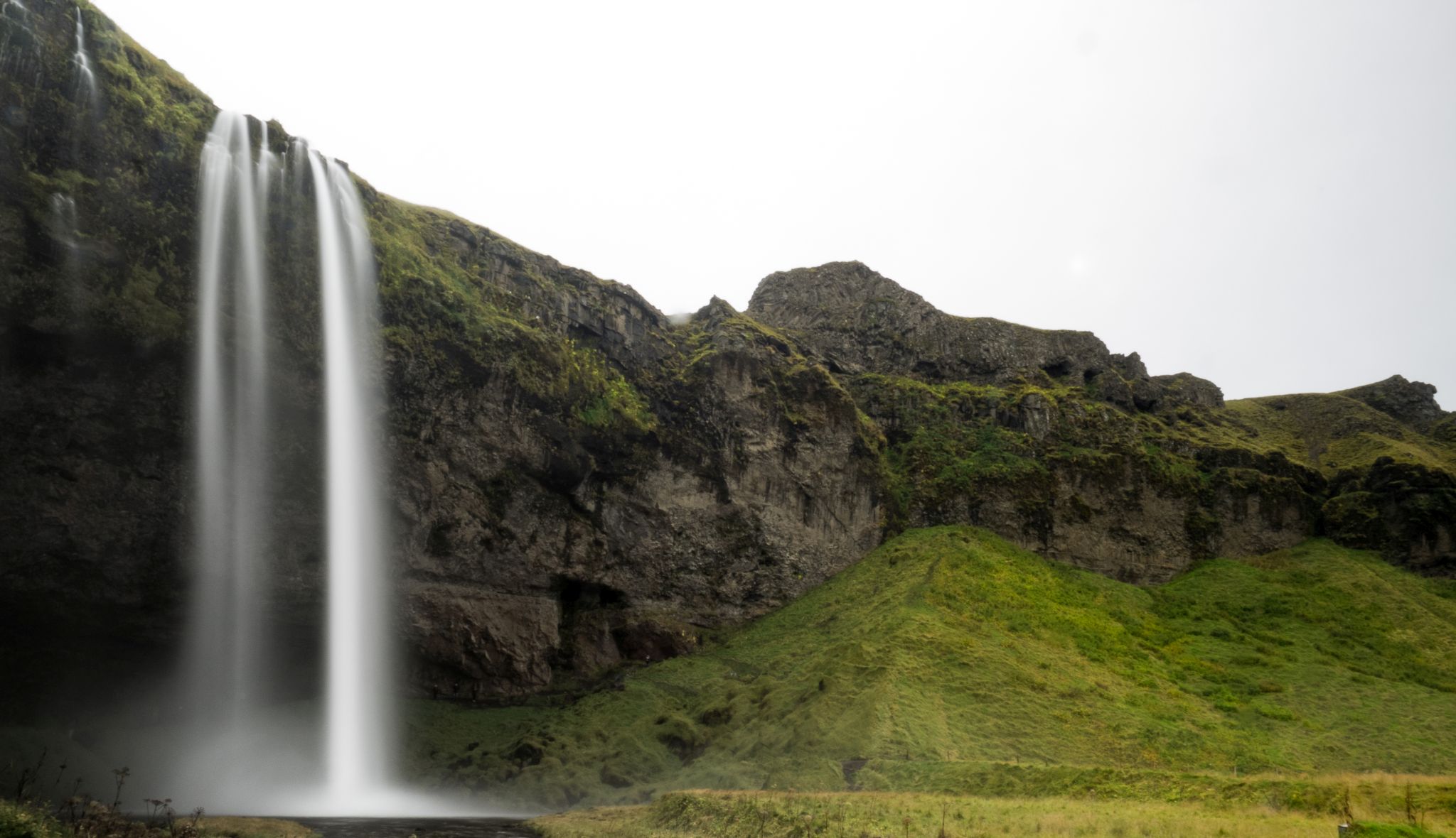 Seljalandsfoss 197ft 60m - Waterfall in Iceland