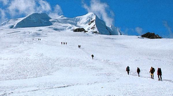 Ascent of Mera Peak above the Hinku & Hongu Valleys