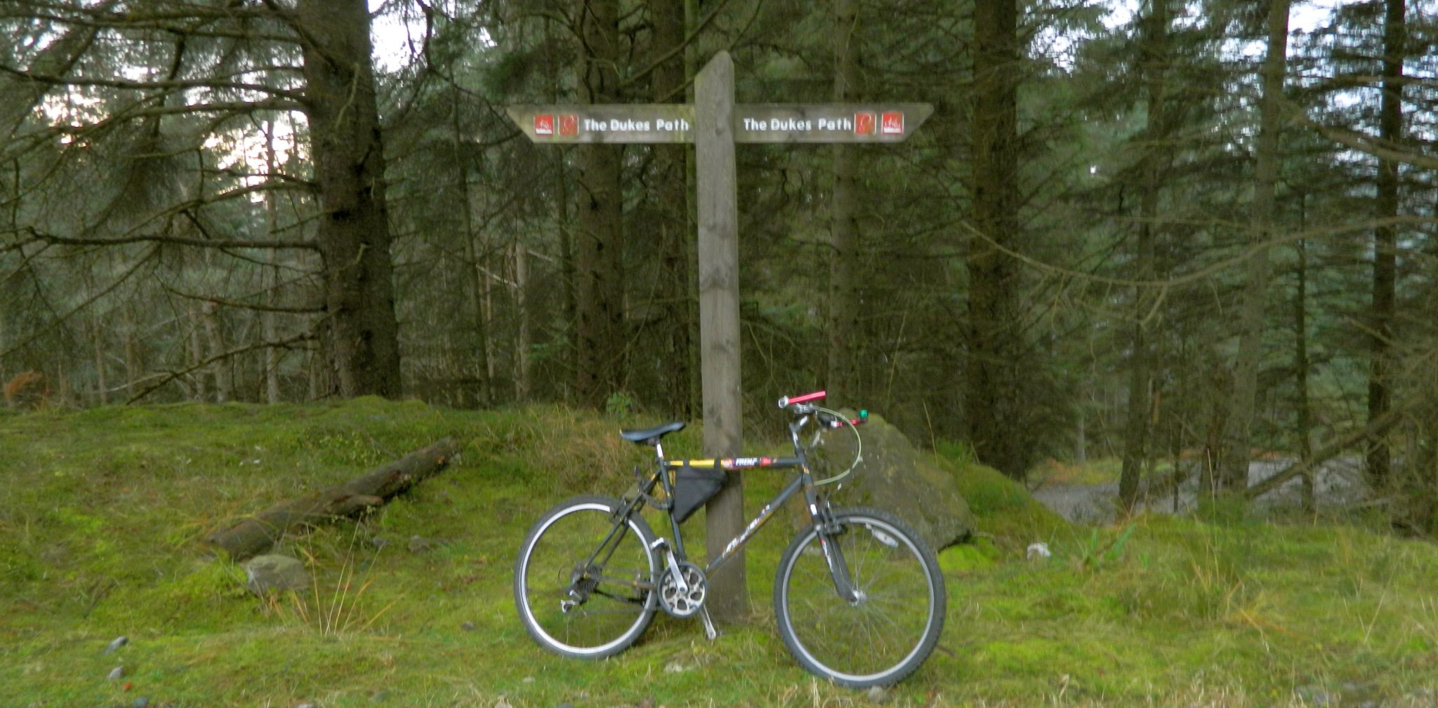 Signpost on Dukes Pass route to Corran Lochan