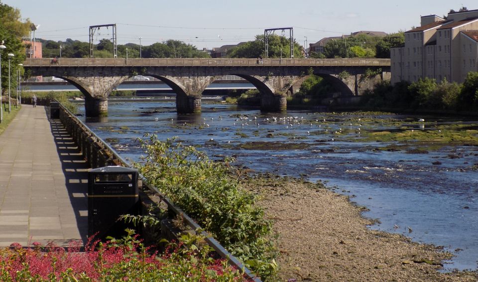 Railway bridge over Ayr River