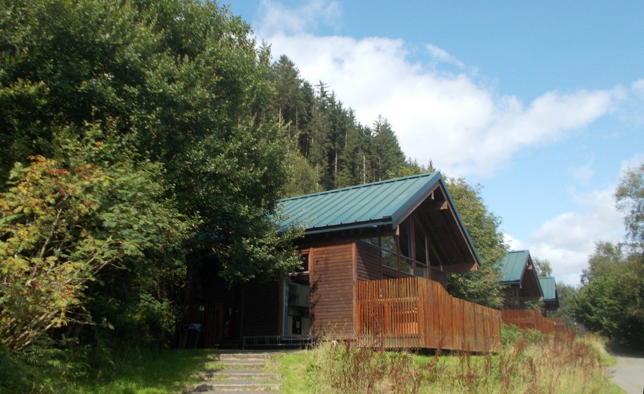 Strathyre Cabins beneath Ben Ledi