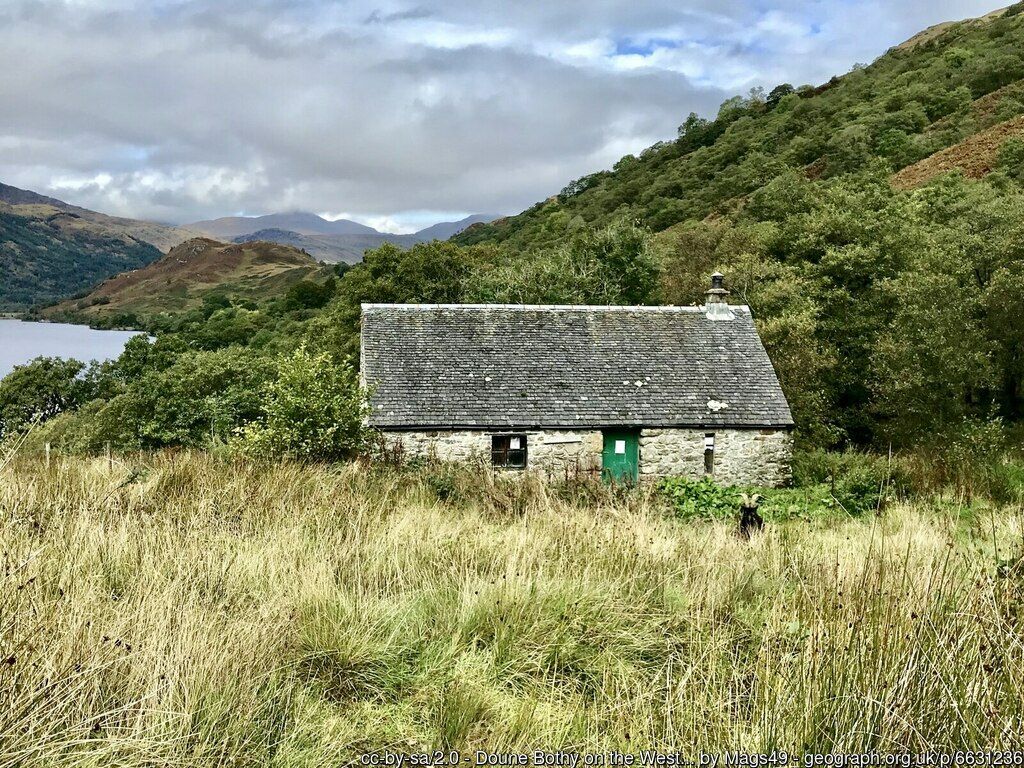 Bothy at Doune on Loch Lomond on route to Beinglas