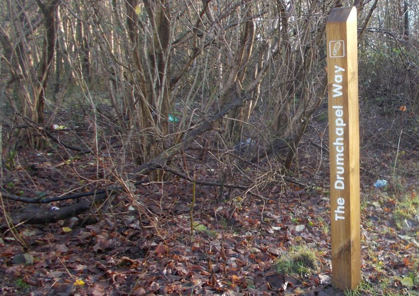 Signpost on Drumchapel Way at Colquhoun Park