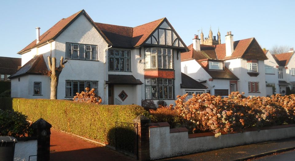 Villas in Edgehill Road, Gartconnel Estate