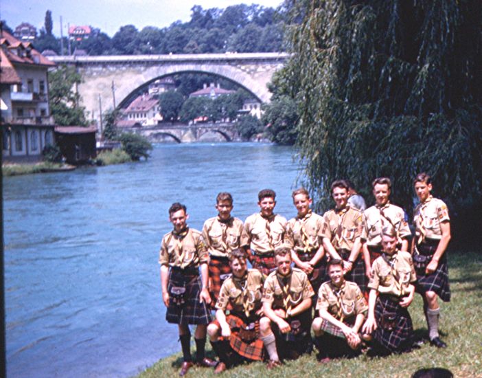 24th Glasgow ( Bearsden ) Scouts at River Aare in Berne